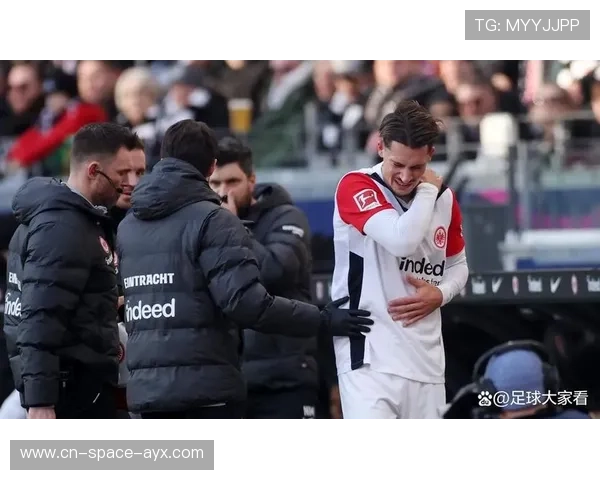 法兰克福一月份负勒沃库森，防守体系崩盘导致连续失球